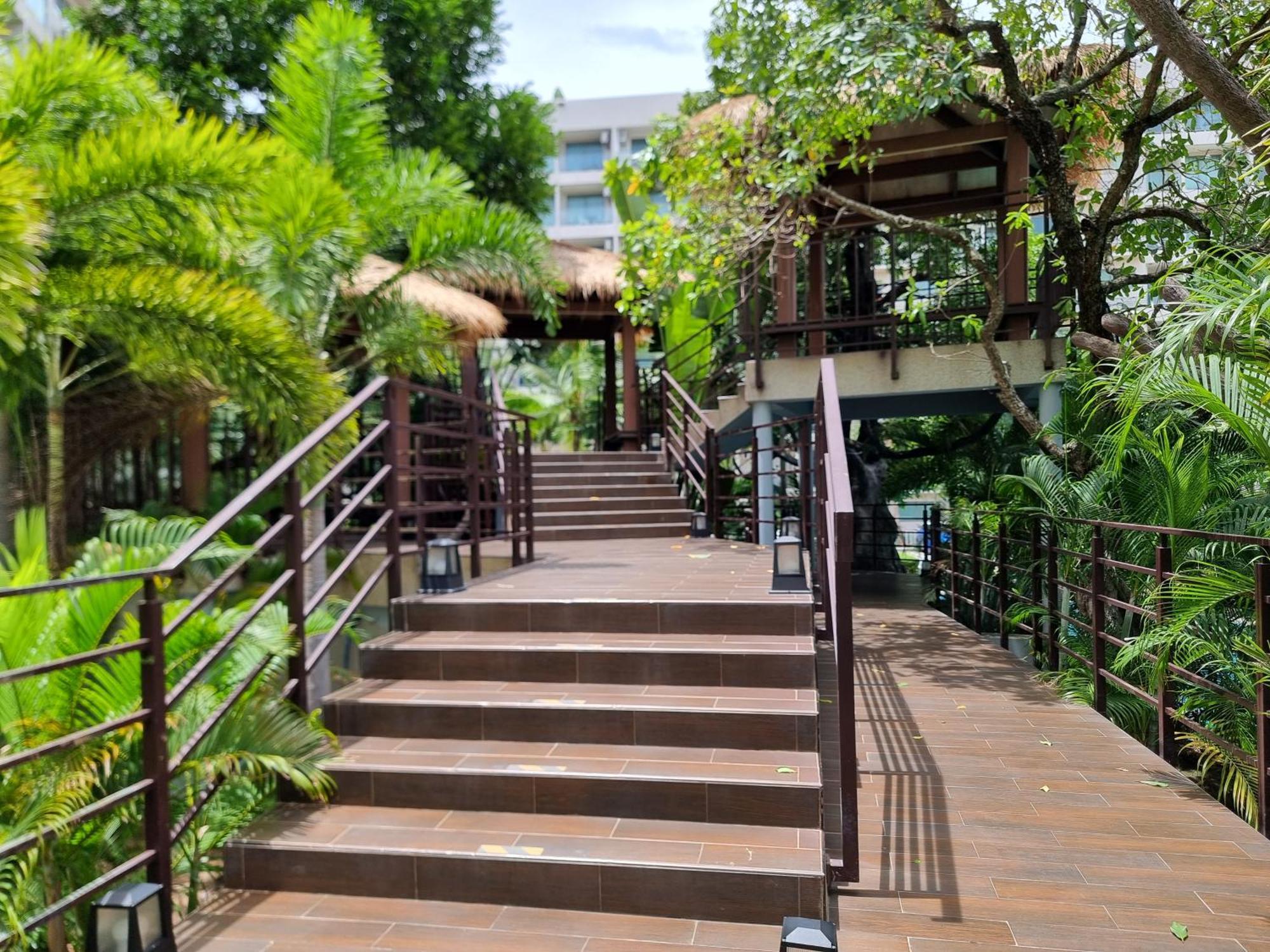 Laguna Beach Condo Resort 3 Maldives Pattaya Pool View ลากูน่า บีช คอนโด รีสอร์ต 3 พัทยา Pantai Jomtien Bagian luar foto