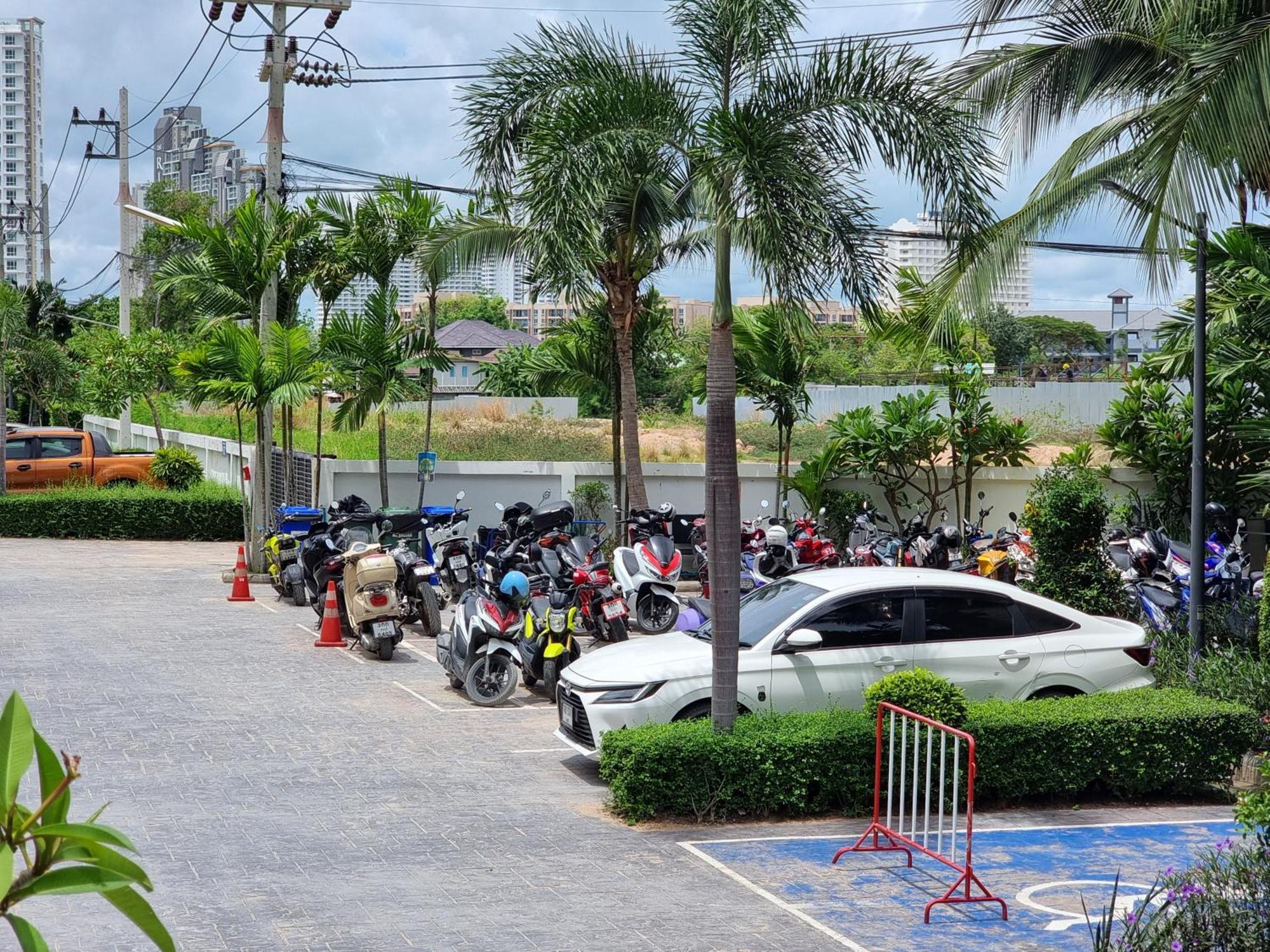 Laguna Beach Condo Resort 3 Maldives Pattaya Pool View ลากูน่า บีช คอนโด รีสอร์ต 3 พัทยา Pantai Jomtien Bagian luar foto